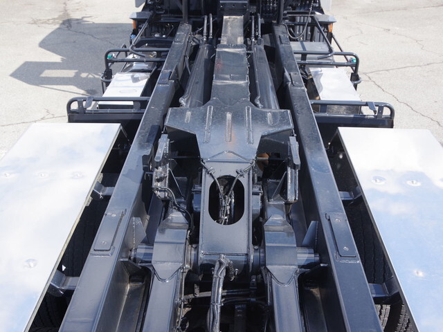 三菱ふそうスーパーグレートコンテナ専用車大型（10t）[写真05]