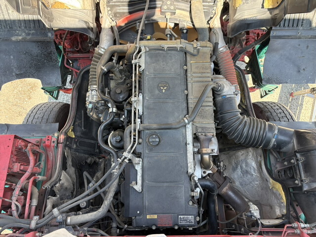 三菱ふそうスーパーグレートトレーラーヘッド（トラクターヘッド）大型（10t）[写真32]