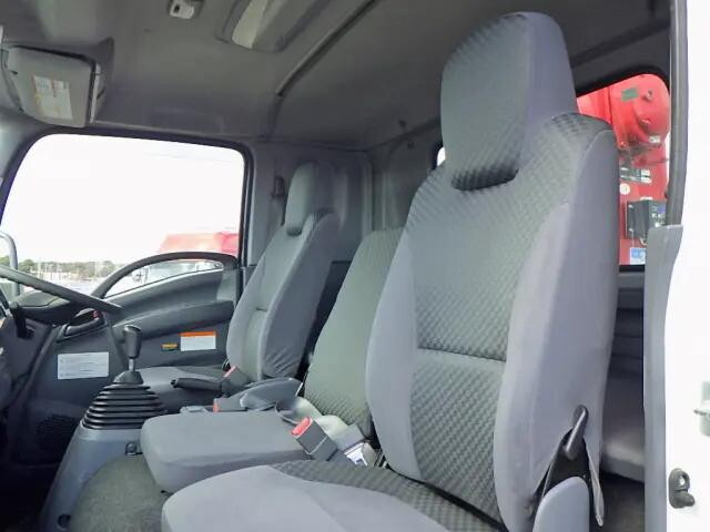 いすゞフォワードクレーン4段中型（4t）[写真12]