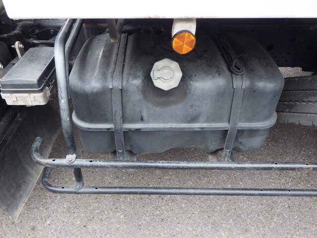 いすゞフォワード深ダンプ（土砂禁ダンプ）中型（4t）[写真10]