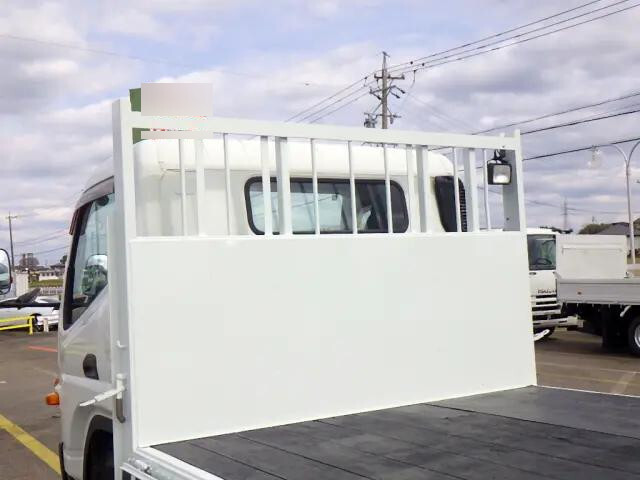 三菱ふそうキャンター平ボディ小型（2t・3t）[写真10]