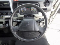 三菱ふそうキャンター平ボディ小型（2t・3t）[写真14]