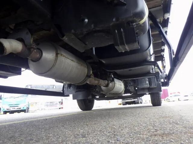 三菱ふそうキャンター平ボディ小型（2t・3t）[写真23]