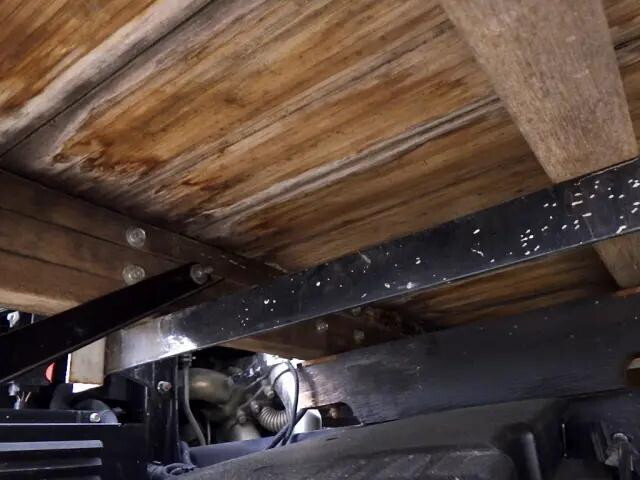 三菱ふそうキャンター平ボディ小型（2t・3t）[写真24]