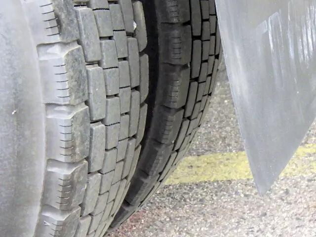 三菱ふそうキャンター平ボディ小型（2t・3t）[写真27]