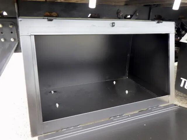 三菱ふそうキャンター平ボディ小型（2t・3t）[写真32]