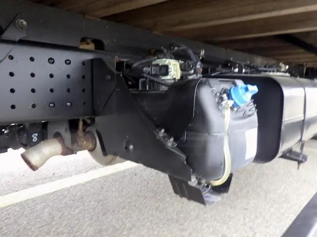 三菱ふそうキャンター平ボディ小型（2t・3t）[写真33]