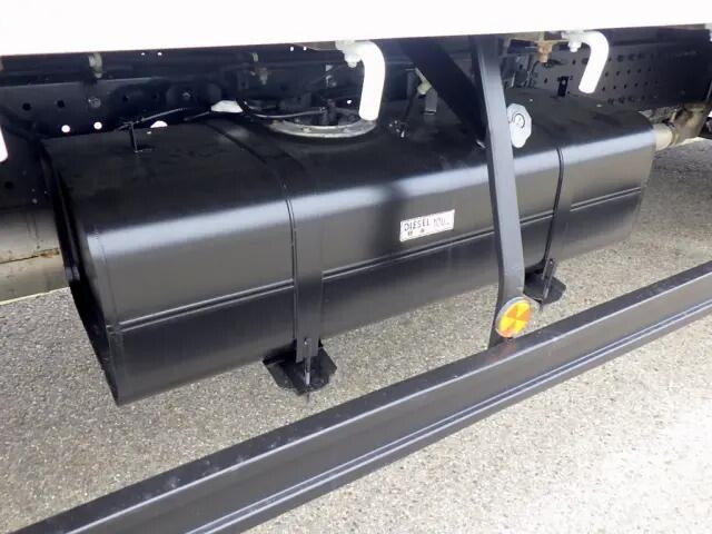 三菱ふそうキャンター平ボディ小型（2t・3t）[写真34]