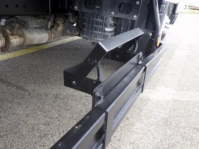 三菱ふそうキャンター平ボディ小型（2t・3t）[写真35]