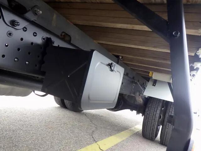 三菱ふそうキャンター平ボディ小型（2t・3t）[写真37]