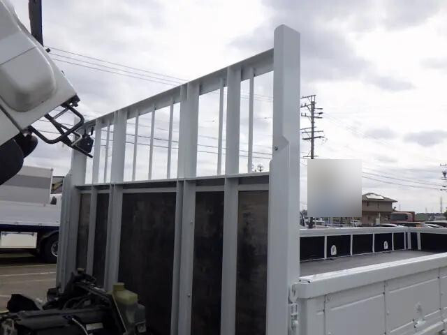 三菱ふそうキャンター平ボディ小型（2t・3t）[写真38]