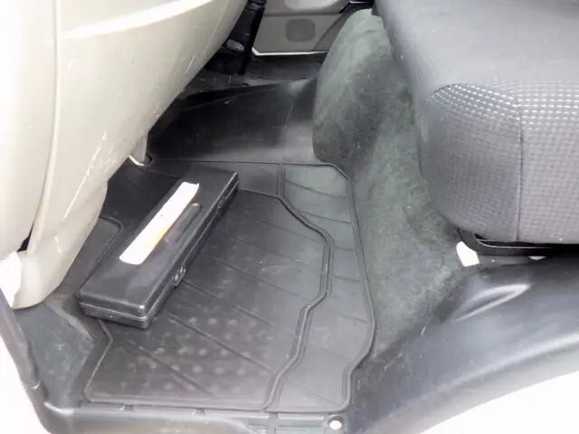 三菱ふそうキャンター平ボディ小型（2t・3t）[写真40]