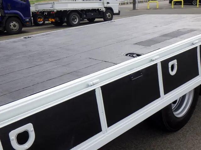 三菱ふそうキャンター平ボディ小型（2t・3t）[写真08]