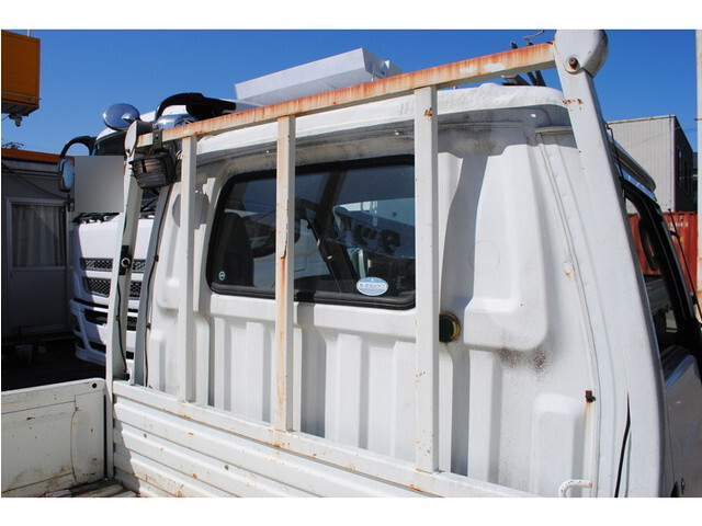 日産バネット平ボディ小型（2t・3t）[写真10]