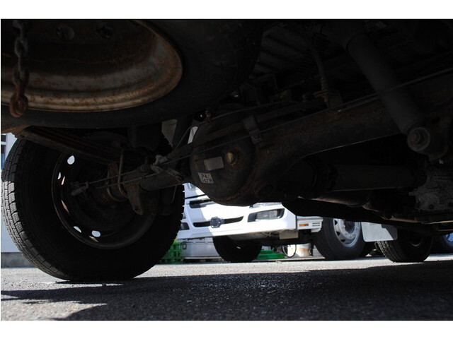 日産バネット平ボディ小型（2t・3t）[写真12]