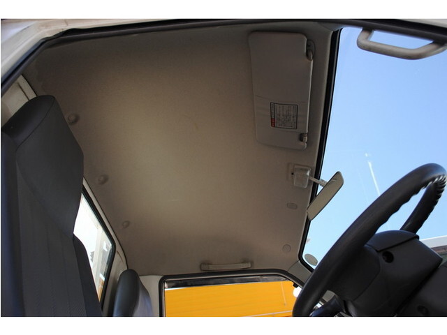 日産バネット平ボディ小型（2t・3t）[写真22]