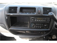 日産バネット平ボディ小型（2t・3t）[写真24]