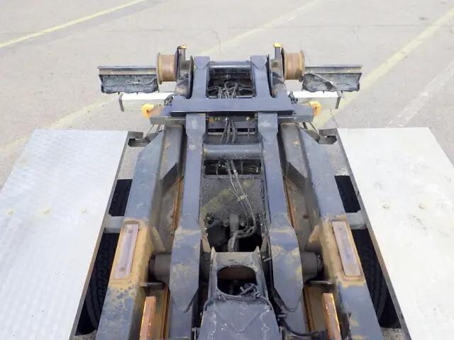 UDトラックスクオンコンテナ専用車大型（10t）[写真10]