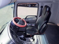 UDトラックスクオンコンテナ専用車大型（10t）[写真16]