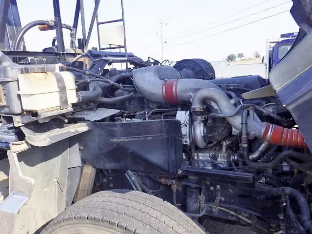 UDトラックスクオンコンテナ専用車大型（10t）[写真24]