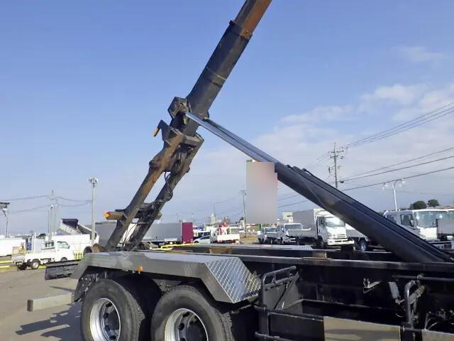 UDトラックスクオンコンテナ専用車大型（10t）[写真26]