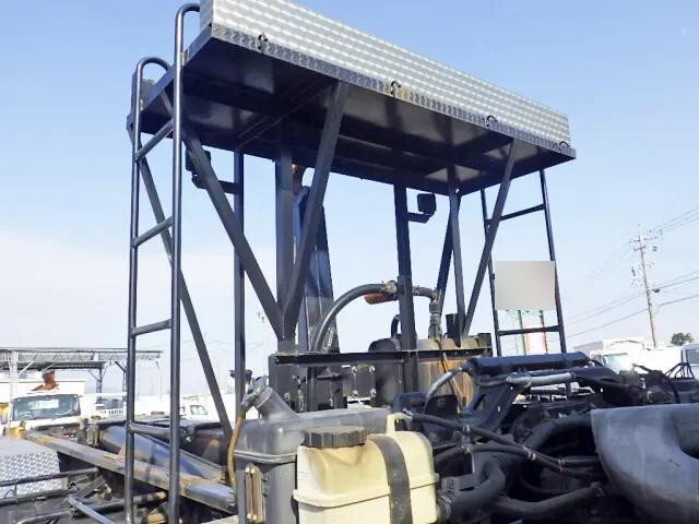 UDトラックスクオンコンテナ専用車大型（10t）[写真31]