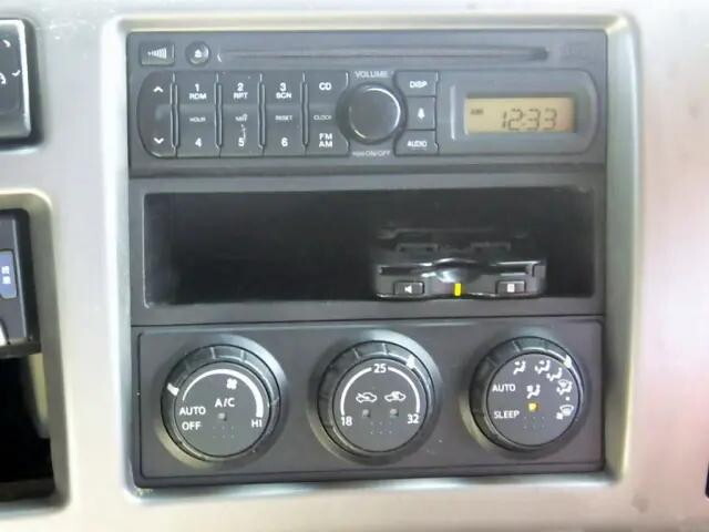 UDトラックスクオンコンテナ専用車大型（10t）[写真34]