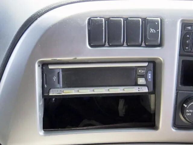 UDトラックスクオンコンテナ専用車大型（10t）[写真35]