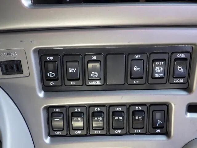 UDトラックスクオンコンテナ専用車大型（10t）[写真36]