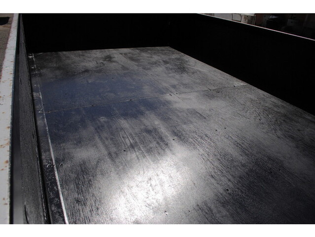 日産アトラス平ボディ小型（2t・3t）[写真10]