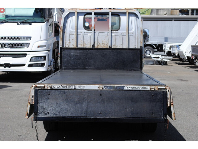 日産アトラス平ボディ小型（2t・3t）[写真12]
