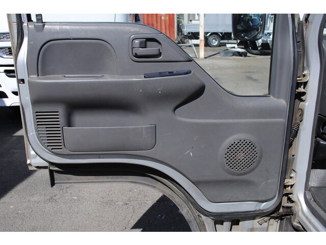 日産アトラス平ボディ小型（2t・3t）[写真22]