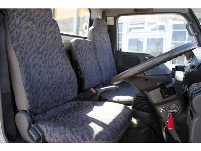 日産アトラス平ボディ小型（2t・3t）[写真24]