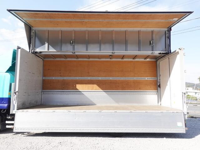 いすゞフォワードアルミウイング中型（4t）[写真09]