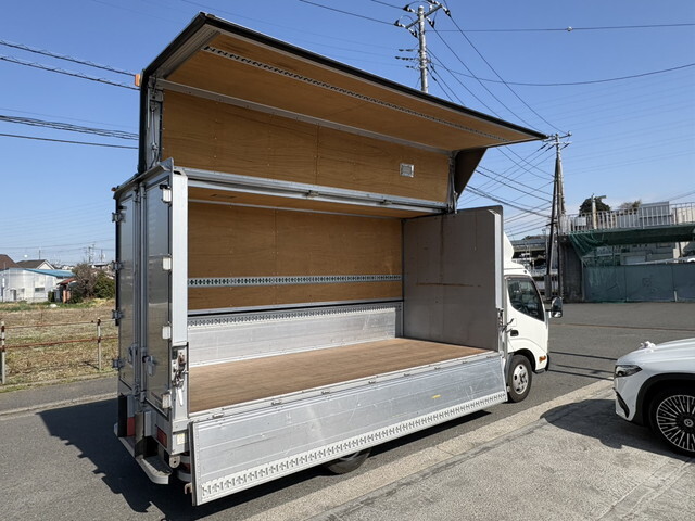 トヨタトヨエースアルミウイング小型（2t・3t）[写真15]