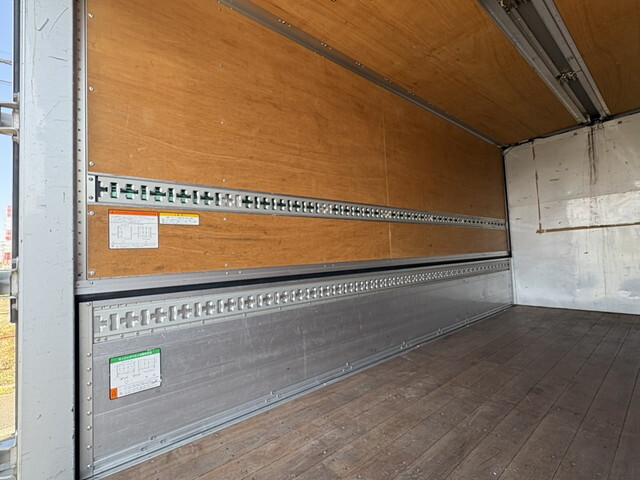 トヨタトヨエースアルミウイング小型（2t・3t）[写真09]