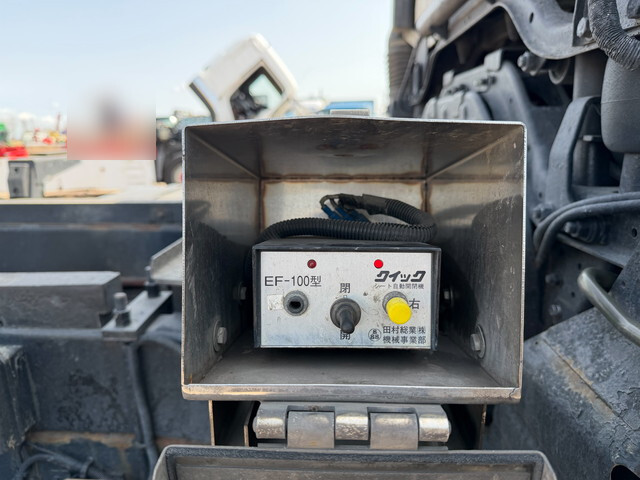 UDトラックスクオン深ダンプ（土砂禁ダンプ）大型（10t）[写真10]