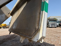 UDトラックスクオン深ダンプ（土砂禁ダンプ）大型（10t）[写真16]