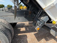 UDトラックスクオン深ダンプ（土砂禁ダンプ）大型（10t）[写真19]