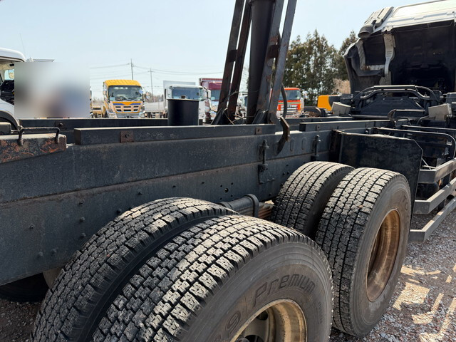 UDトラックスクオン深ダンプ（土砂禁ダンプ）大型（10t）[写真21]