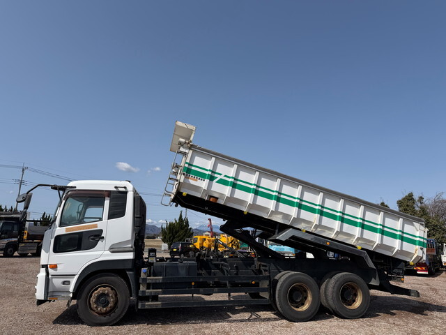 UDトラックスクオン深ダンプ（土砂禁ダンプ）大型（10t）[写真05]