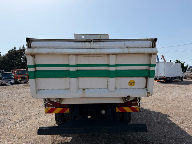 UDトラックスクオン深ダンプ（土砂禁ダンプ）大型（10t）[写真06]