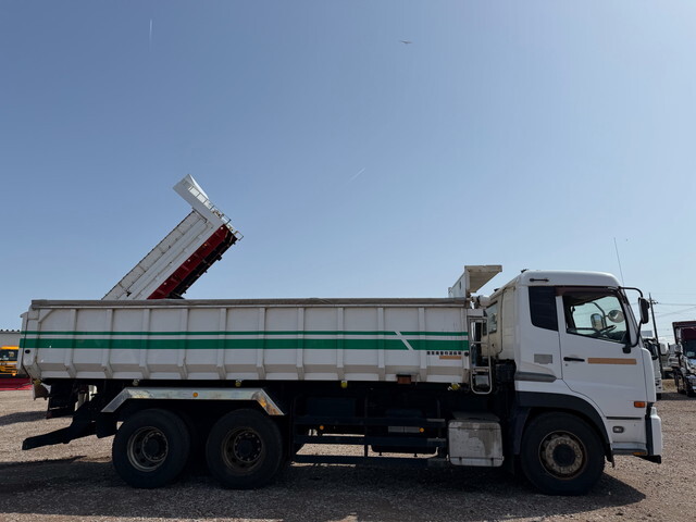 UDトラックスクオン深ダンプ（土砂禁ダンプ）大型（10t）[写真07]