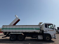 UDトラックスクオン深ダンプ（土砂禁ダンプ）大型（10t）[写真08]