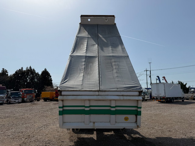 UDトラックスクオン深ダンプ（土砂禁ダンプ）大型（10t）[写真08]