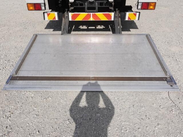 三菱ふそうファイターアルミバン中型（4t）[写真14]