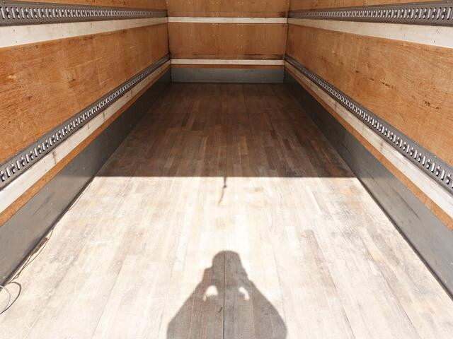 三菱ふそうファイターアルミバン中型（4t）[写真18]