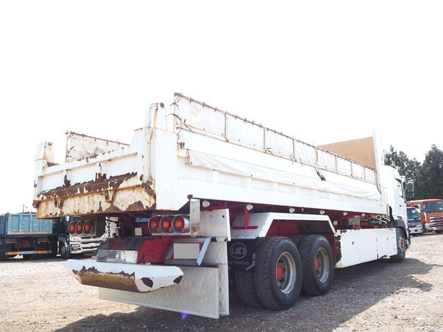 UDトラックスクオンダンプ大型（10t）[写真02]