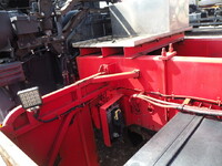 UDトラックスクオンダンプ大型（10t）[写真26]