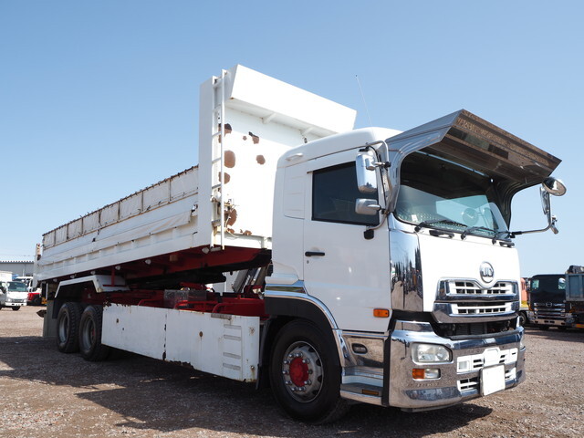 UDトラックスクオンダンプ大型（10t）[写真03]